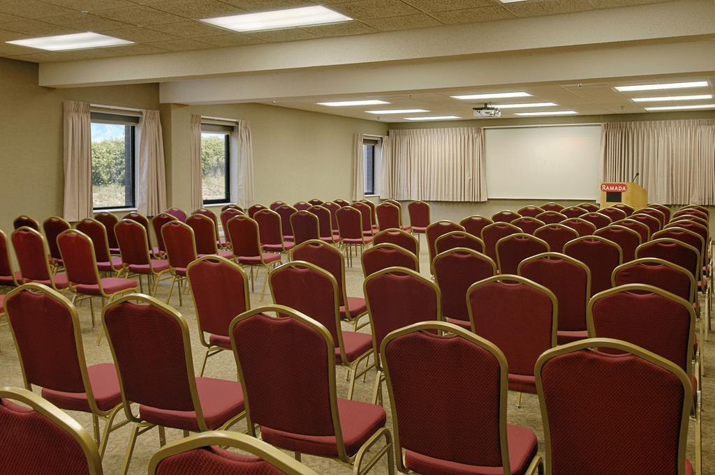 Ramada By Wyndham Bettendorf Facilidades foto