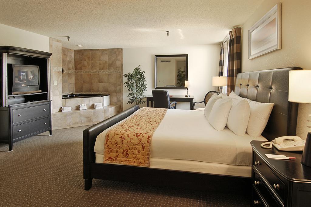 Ramada By Wyndham Bettendorf Habitación foto