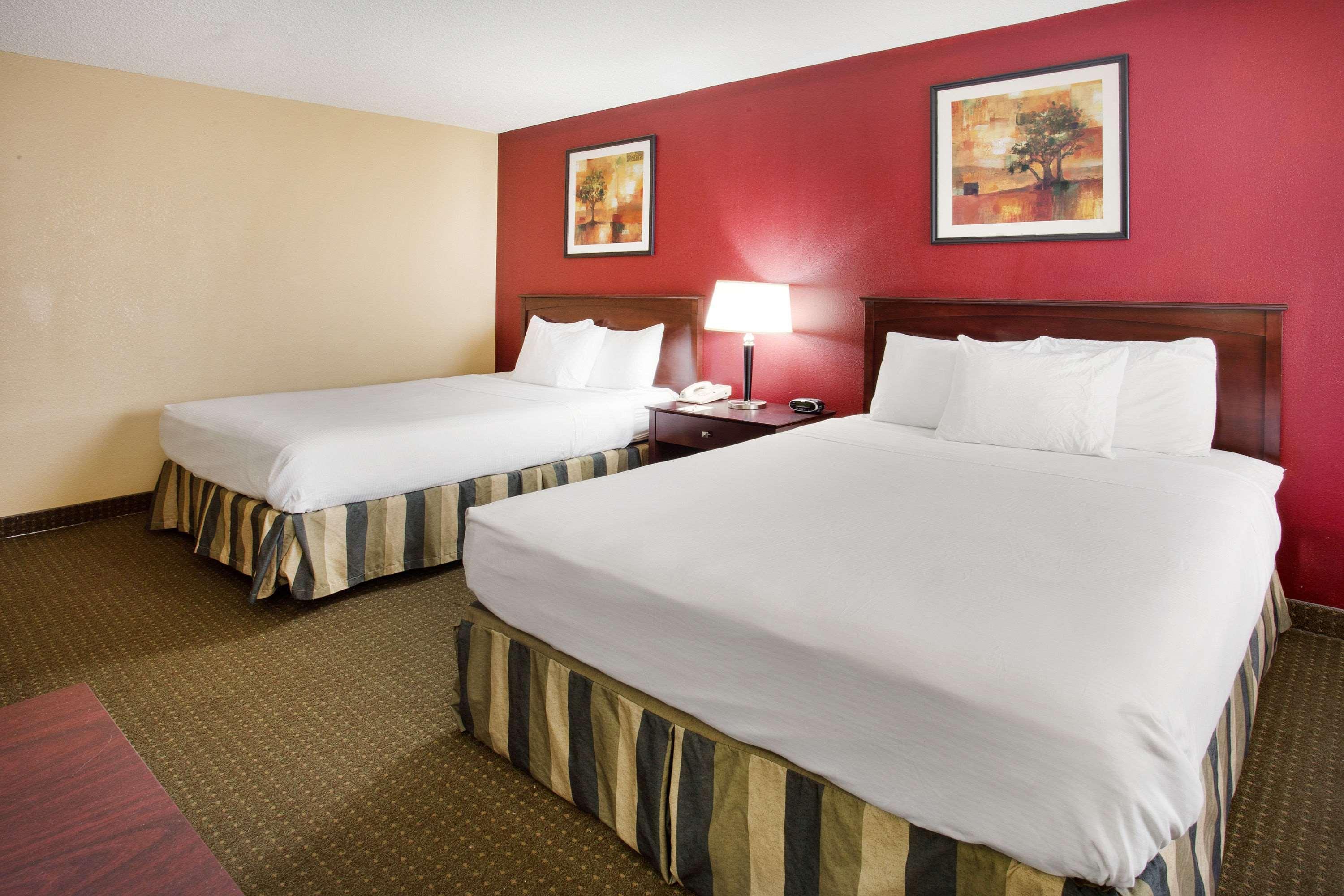 Ramada By Wyndham Bettendorf Exterior foto