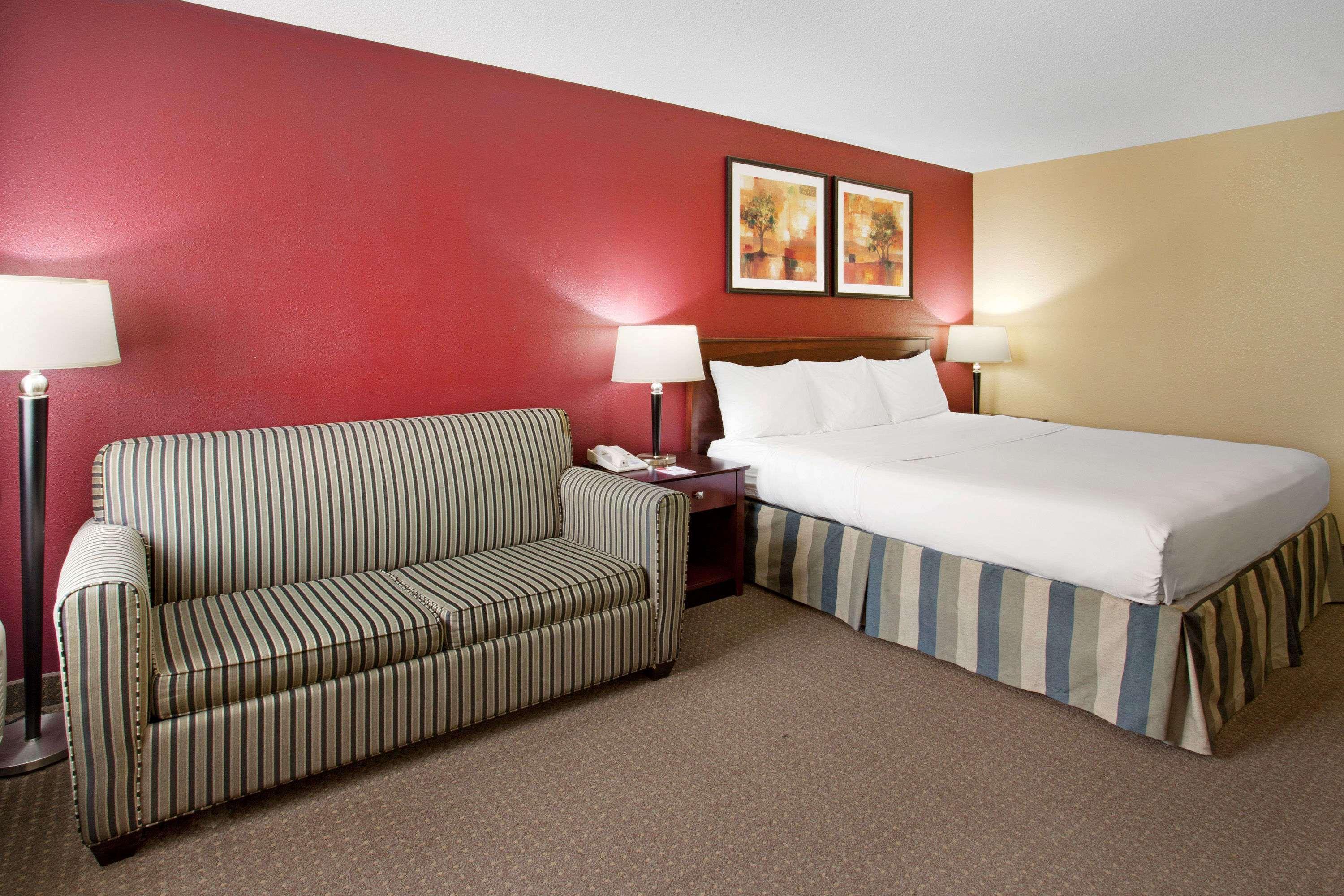 Ramada By Wyndham Bettendorf Exterior foto