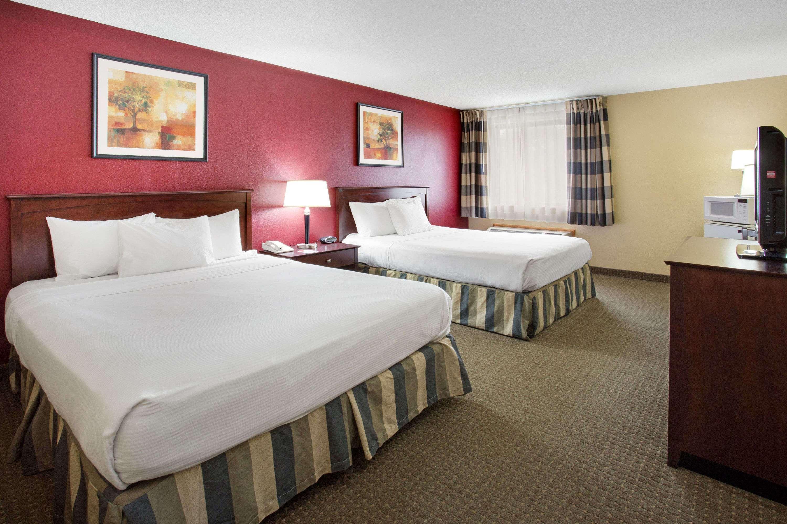 Ramada By Wyndham Bettendorf Exterior foto