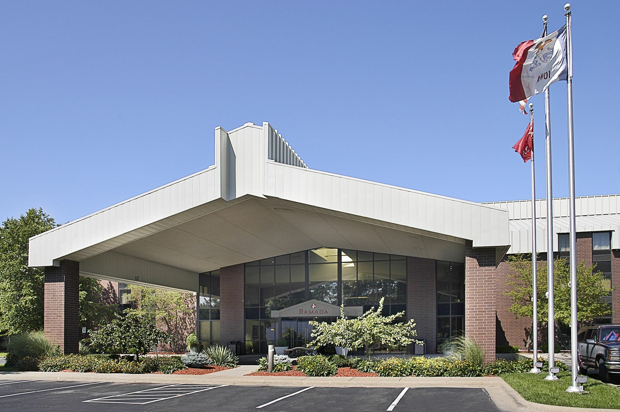 Ramada By Wyndham Bettendorf Exterior foto