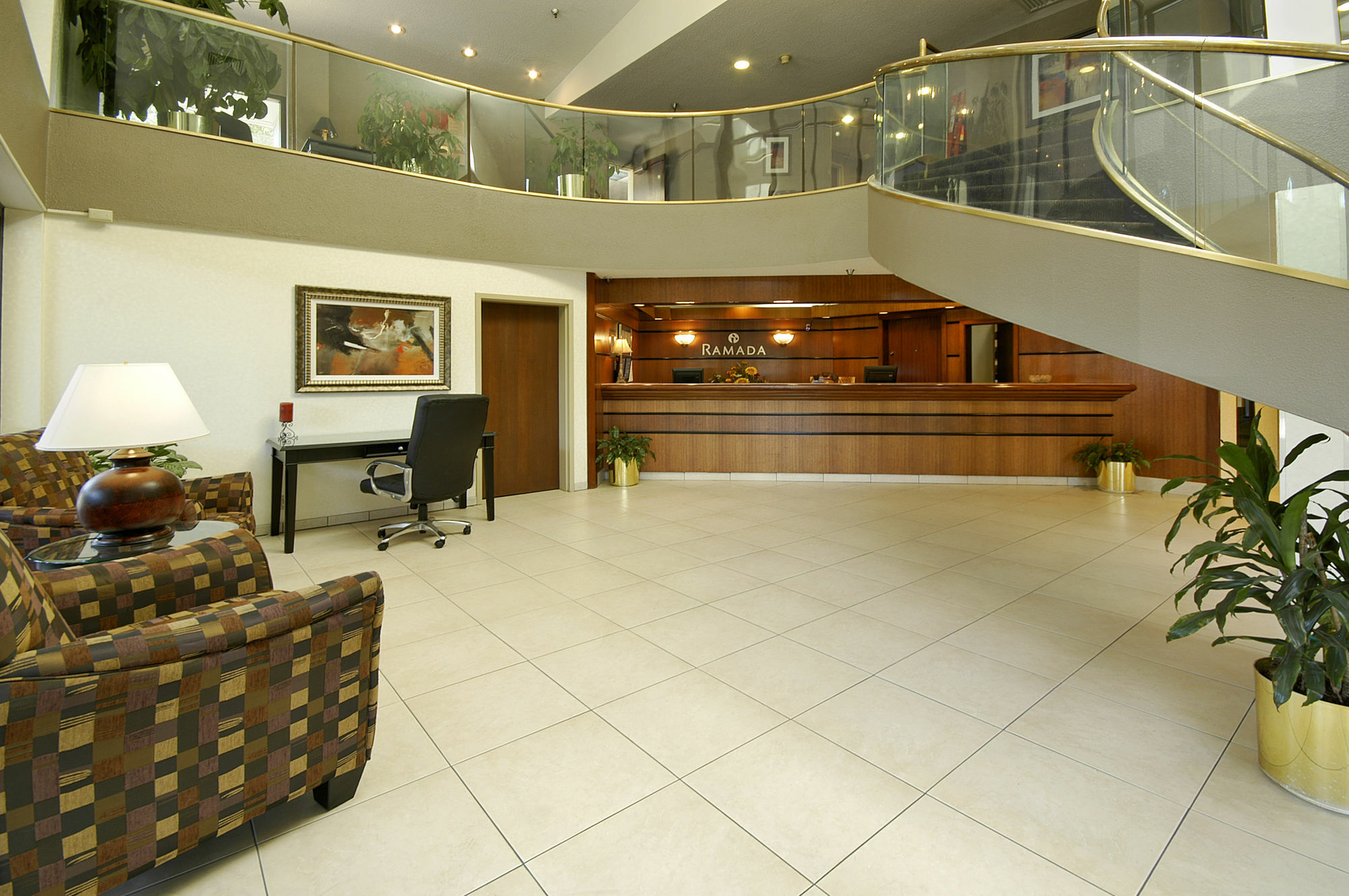 Ramada By Wyndham Bettendorf Interior foto